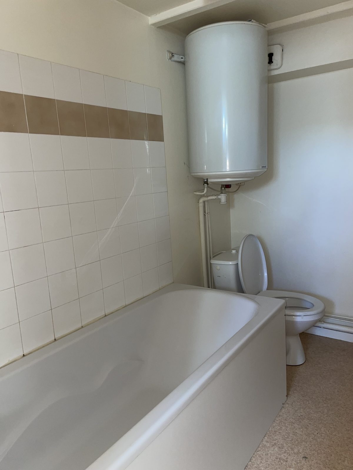 Photo de l'appartement à louer à Limoges — Salle de bains