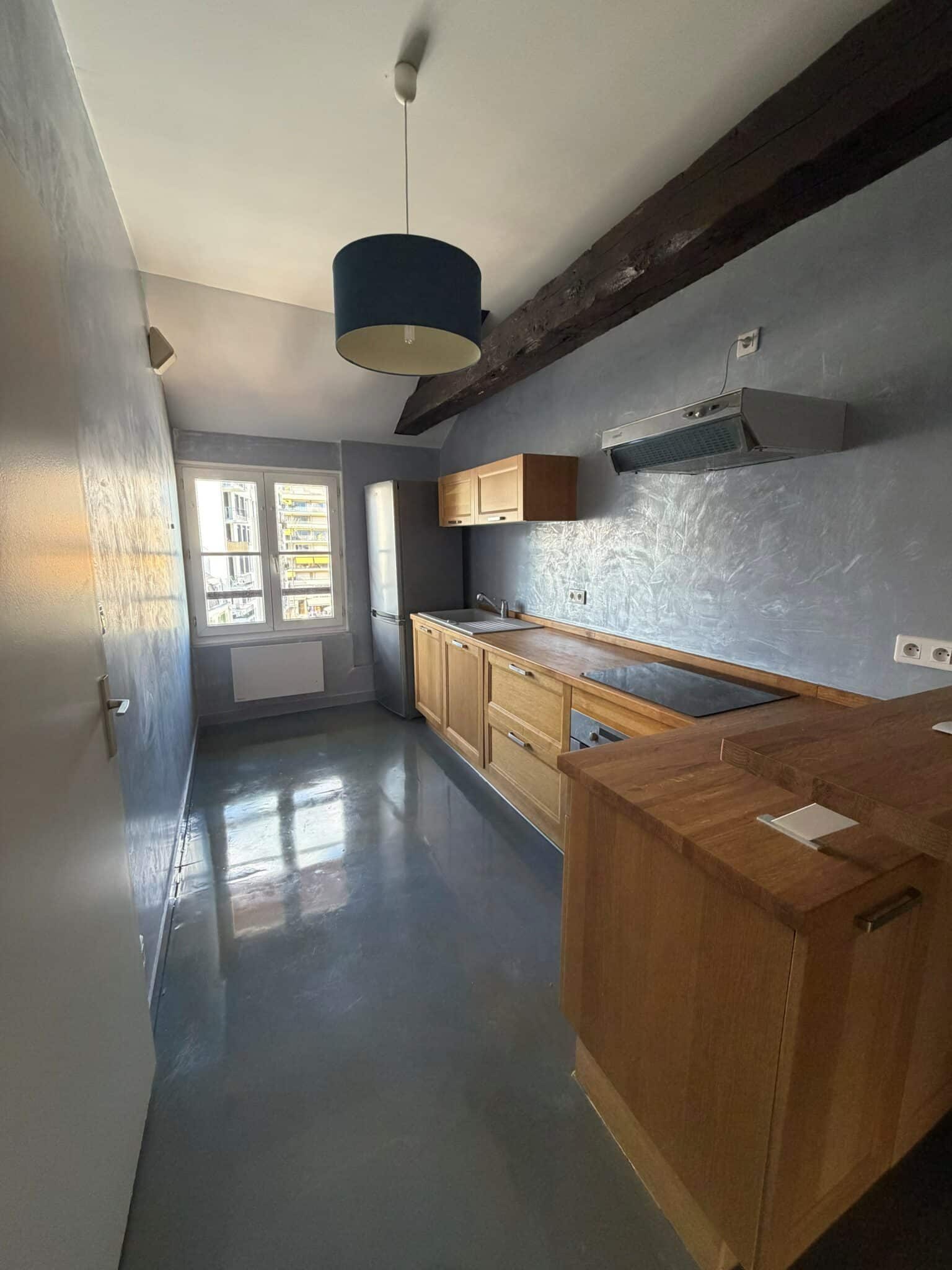 Cuisine équipée du T2 à louer à Limoges