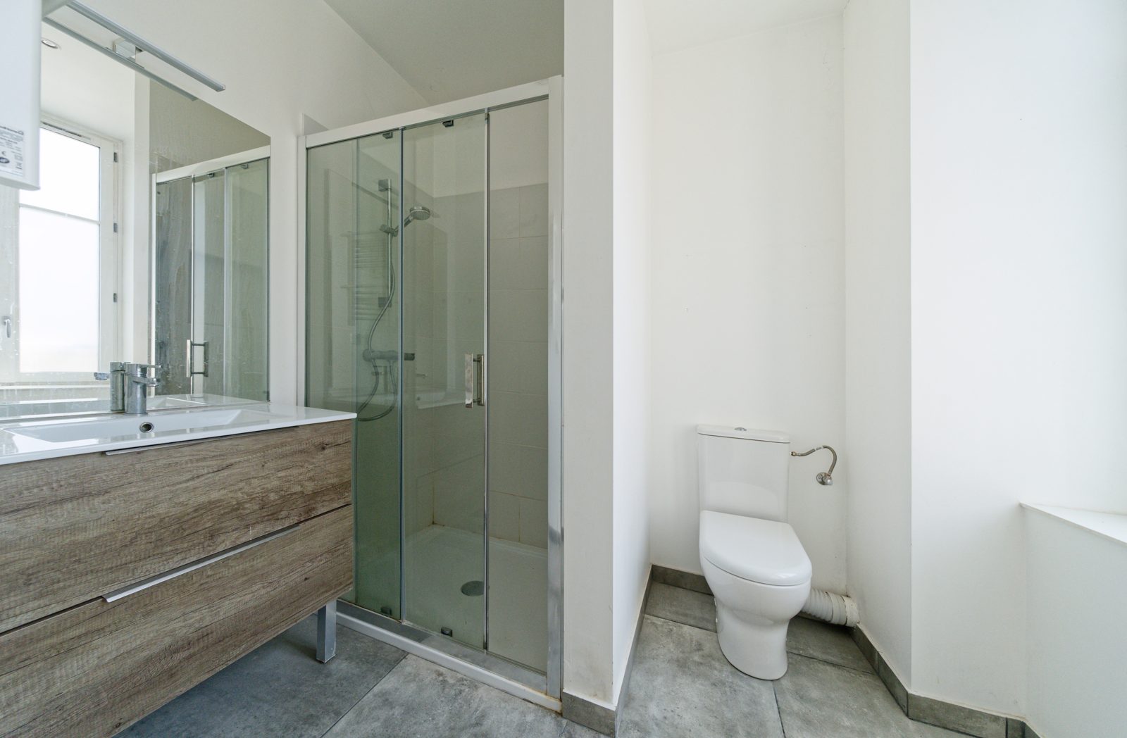 Troisième salle d'eau privative avec WC